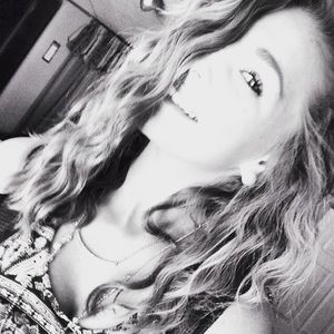 Meet your Posher, Casey