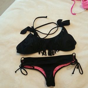 Black bikini