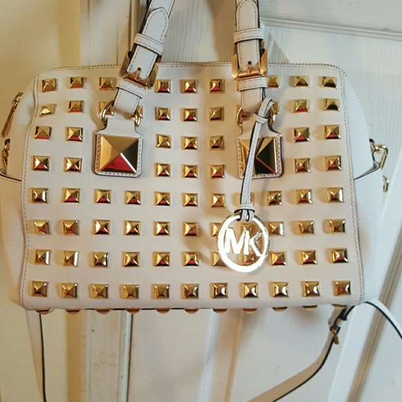 100%authentic Michael kors purse...GORGEOUS!!!!!