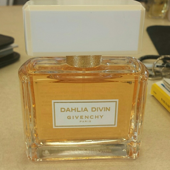 Dahlia divin givenchy paris