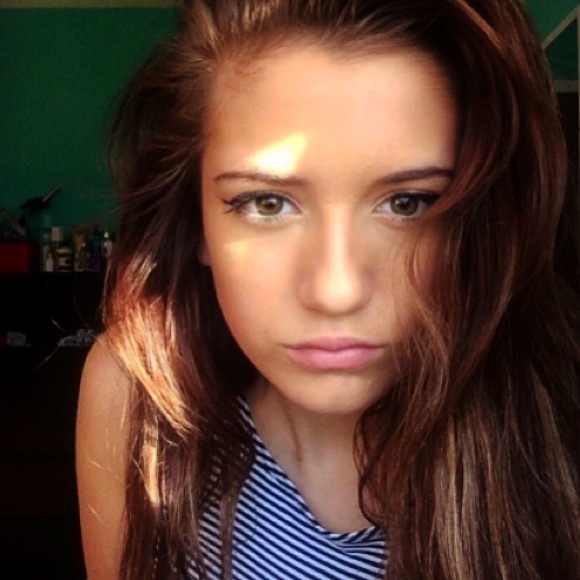 Meet your Posher, Karlee - Picture 1 of 1