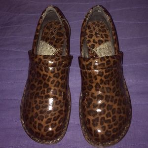 B.O.C. (A Born Concept) Brown Leopard Clogs-Size 7