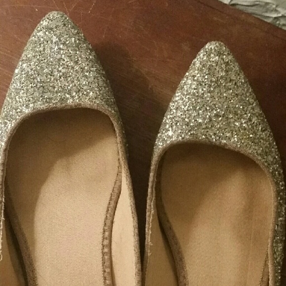 Sparked Gold Pointed Flats