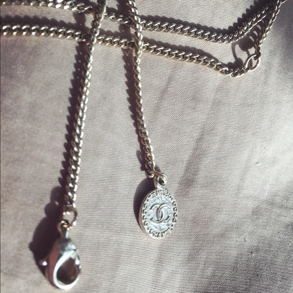 Auth. Chanel 100 years limited edition necklace - Picture 3 of 4
