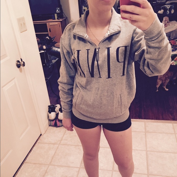 VS Pink half zip - Picture 2 of 3