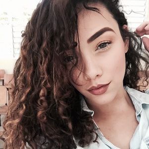 Meet your Posher, Alisha