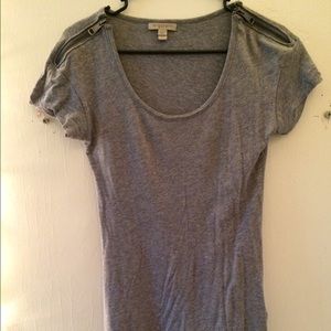 Grey simple and classic tee