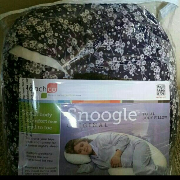 Snoogle maternity pillow