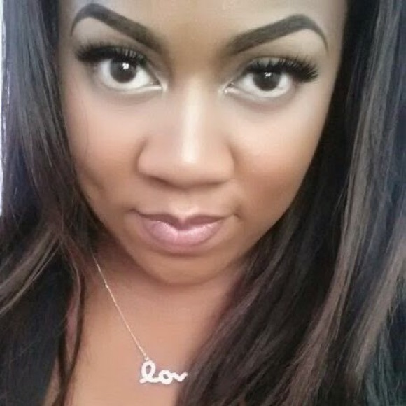 Meet your Posher, Kendra