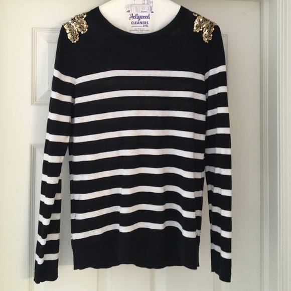 Black and White striped Sweater!✨✨