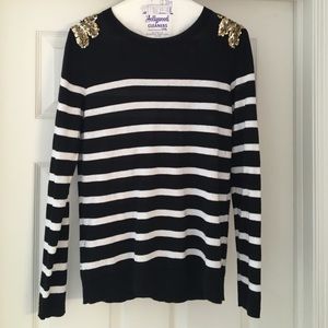 Black and White striped Sweater!✨✨
