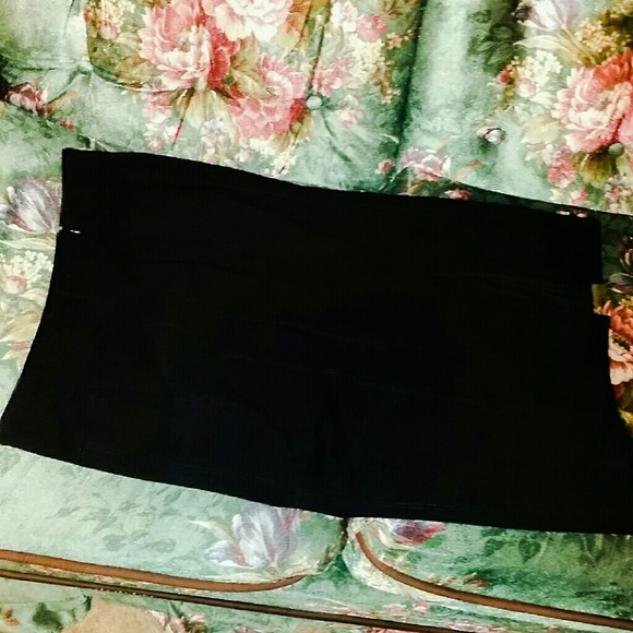 Excellent White House Black Market pencial skirt