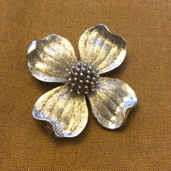 Avon Flower Pin with Beaded Center