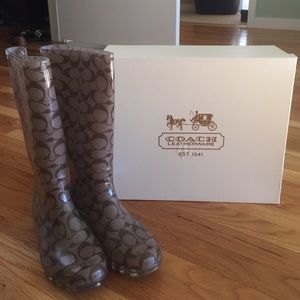 Coach Rain Boots! 🌦🌨