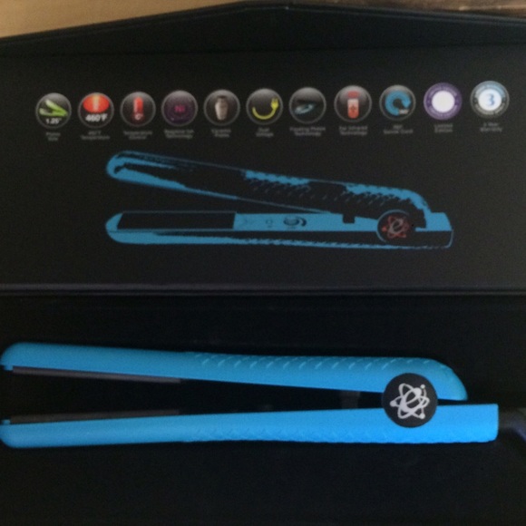 Brand new ocean blue hair straightener