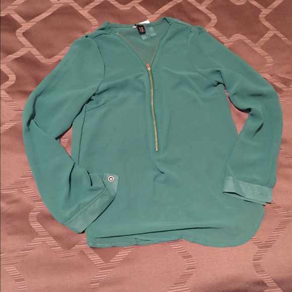 SALE!  Green chiffon blouse HP PICK  - Picture 2 of 2