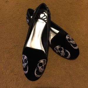 6.5 skull Fergalicious flats