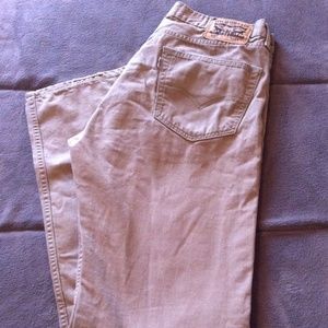 Men's khaki Levi's jeans