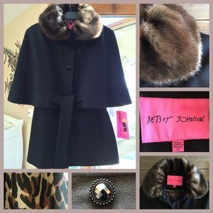 Betsey Johnson capelet, NWT, size XS