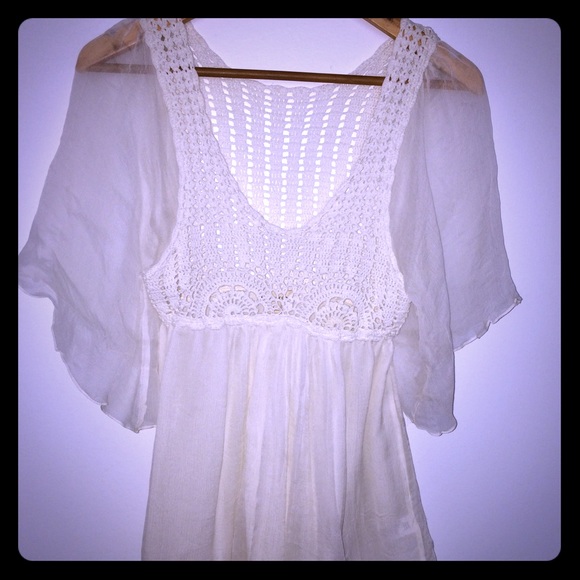 Airy Top with Crochet Bust