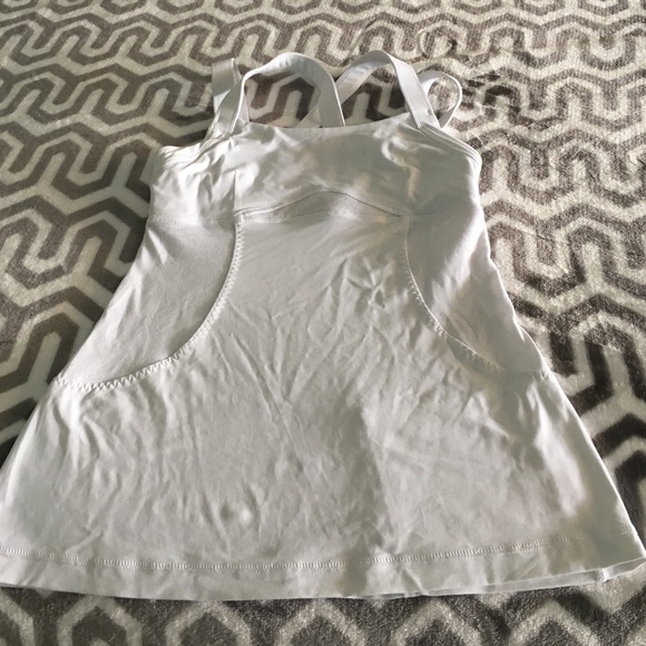 Lululemon white cross back workout top size 6.