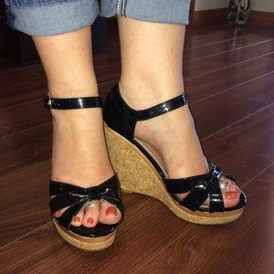 White House black market wedge