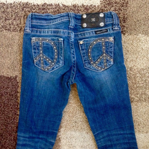 Girls Miss Me jeans!