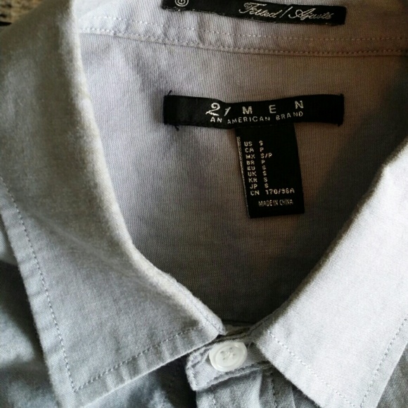 Forever 21 Men's Button down - Picture 3 of 3