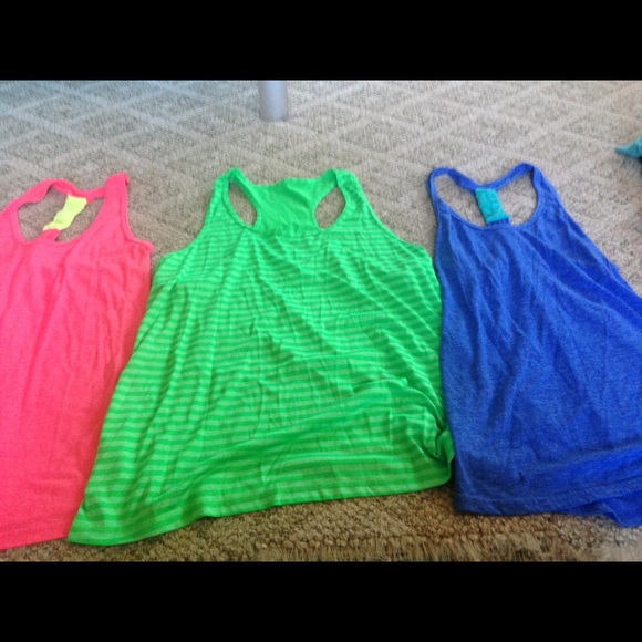 3 workout tanks bundle (see description)