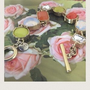 Loft woman's jewelry