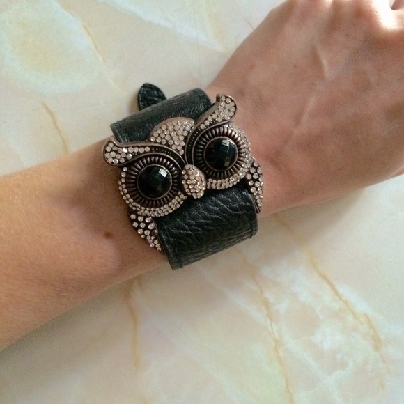 Urban Outfitters Jewelry - Fancy Owl Bracelet NWOT