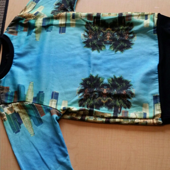 Sweat Shirt - Picture 3 of 4