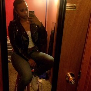 Meet your Posher, Tamia