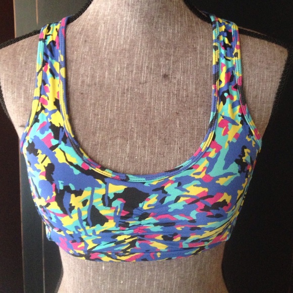 Beautiful and flattering yoga sports bra