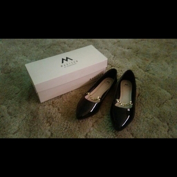 Chained flats