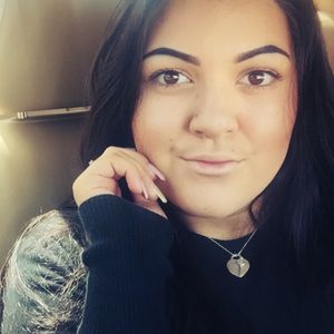 Meet your Posher, Devin