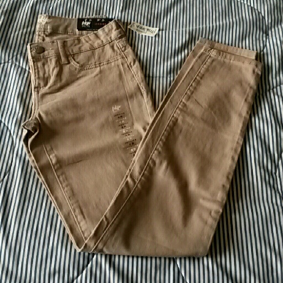 "SOLD"Aeropostale Jegging