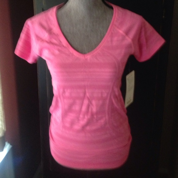 Run swiftly pink V Neck shorts sleeve