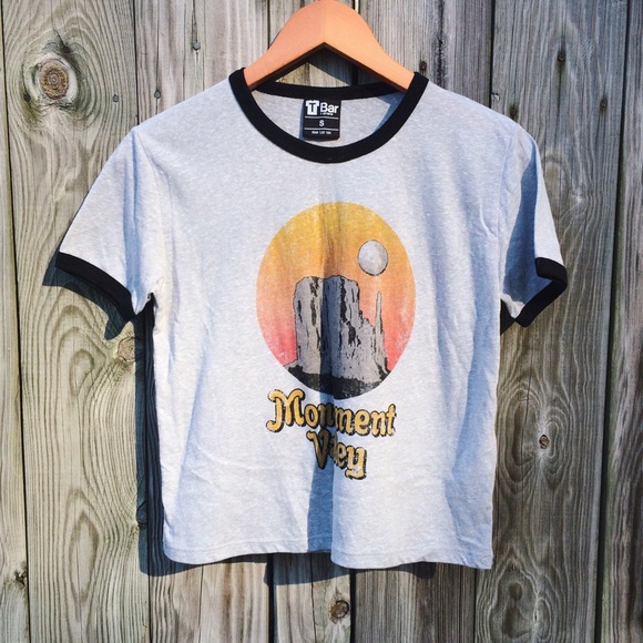 Vintage style graphic ringer mountain tee
