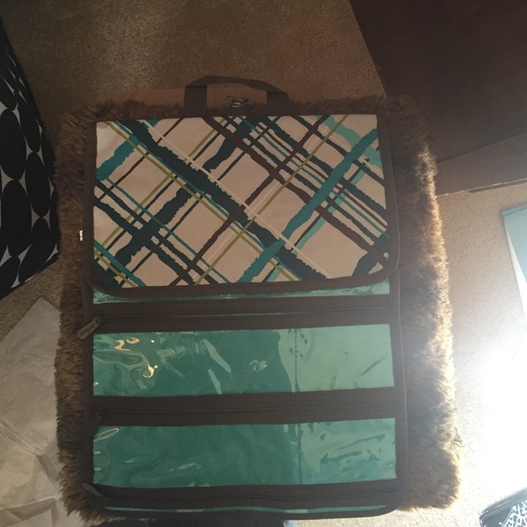 Thirty One travel makeup/jewelry case