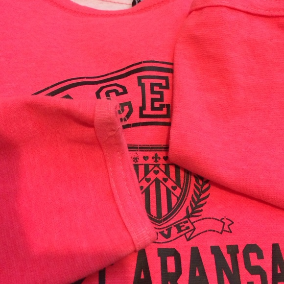 GIFTED🎀Cute Top🎀 - Picture 3 of 3