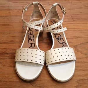 KELSI DAGGER block heel