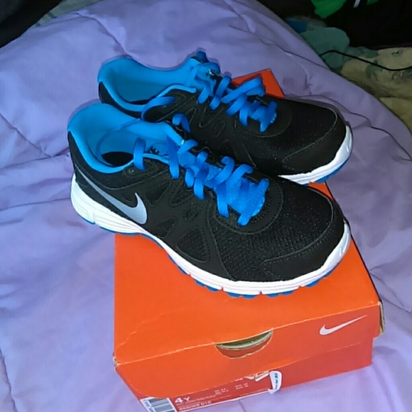 Nike Revolution 2 4Y