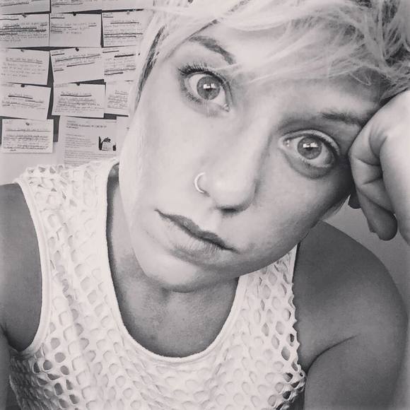 Meet your Posher, Eileen - Picture 1 of 1