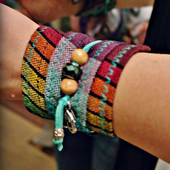 Hand Crafted cuff bracelet fully adjustable - Picture 4 of 4