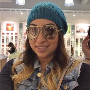 Meet your Posher, Beverly