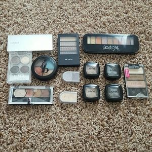 LOT of eyeshadows.