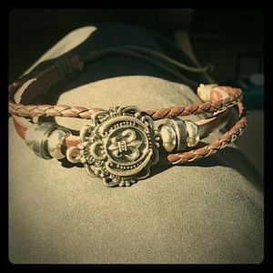 Leather fleur-de-lis bracelet