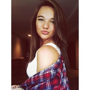 Meet your Posher, Hannah