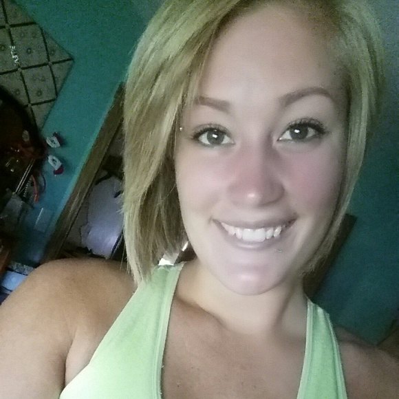 Meet your Posher, Abigail